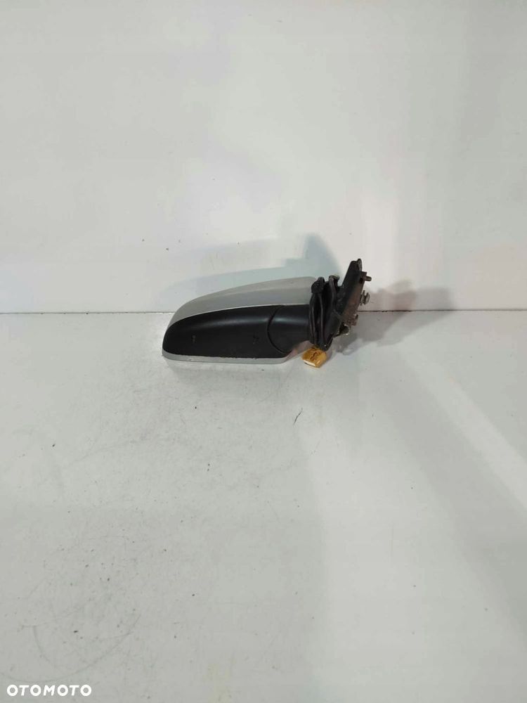 LUSTERKO PRAWE PRZEDNIE AUDI A4 B7 5 PIN - 5