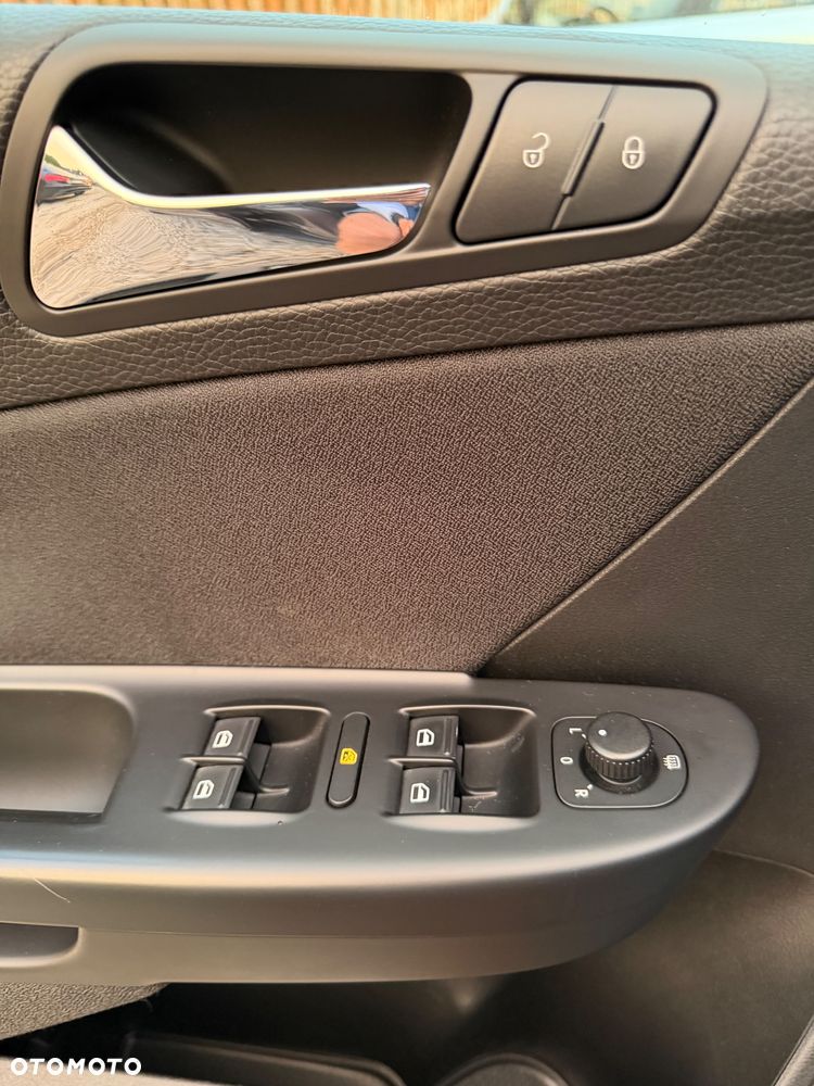 Volkswagen Passat 1.6 FSI Comfortline - 20