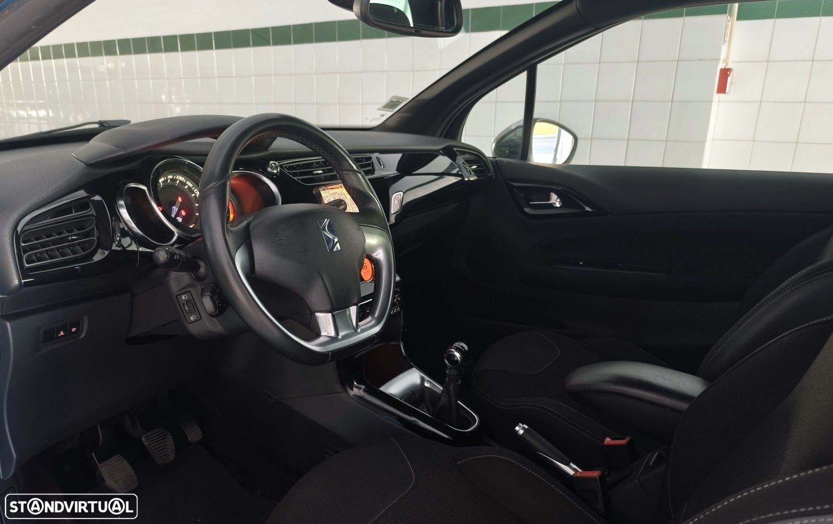 Citroën DS3 1.6 e-HDi So Chic - 9