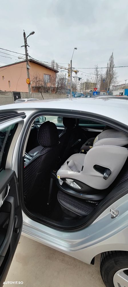 Skoda Octavia 2.0 TDI DSG Style - 4