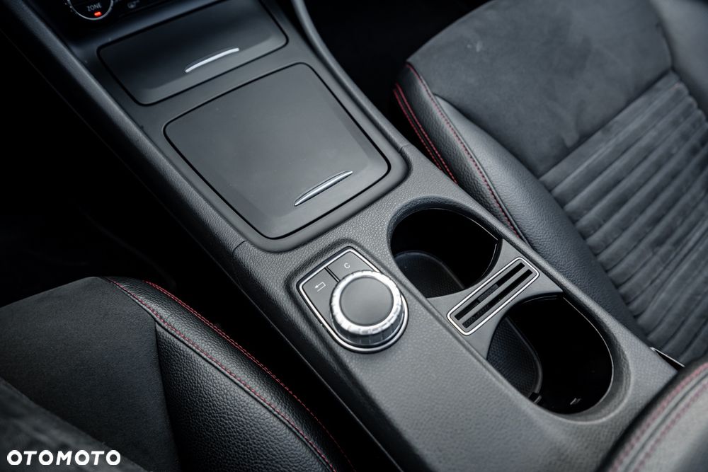 Mercedes-Benz Klasa A 250 4Matic 7G-DCT AMG Line - 35