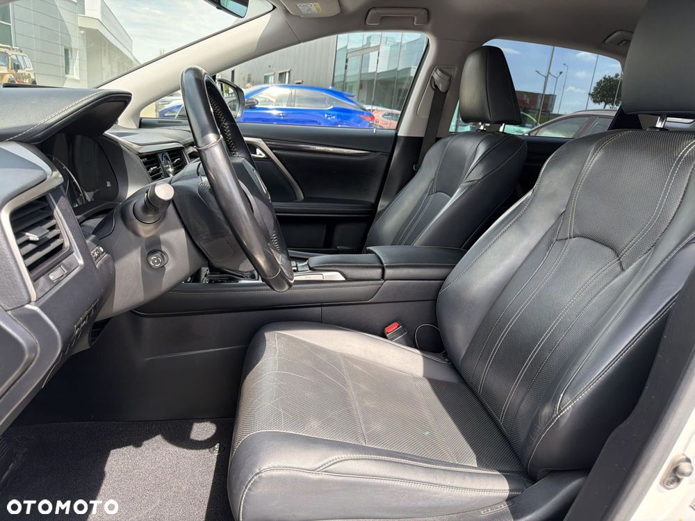 Lexus RX - 15