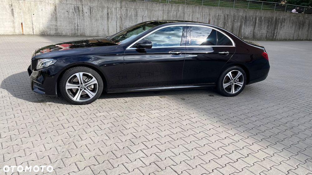 Mercedes-Benz Klasa E 300 9G-TRONIC AMG Line - 2