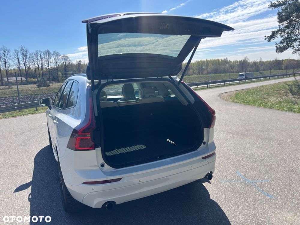 Volvo XC 60 T5 AWD Geartronic Momentum - 12