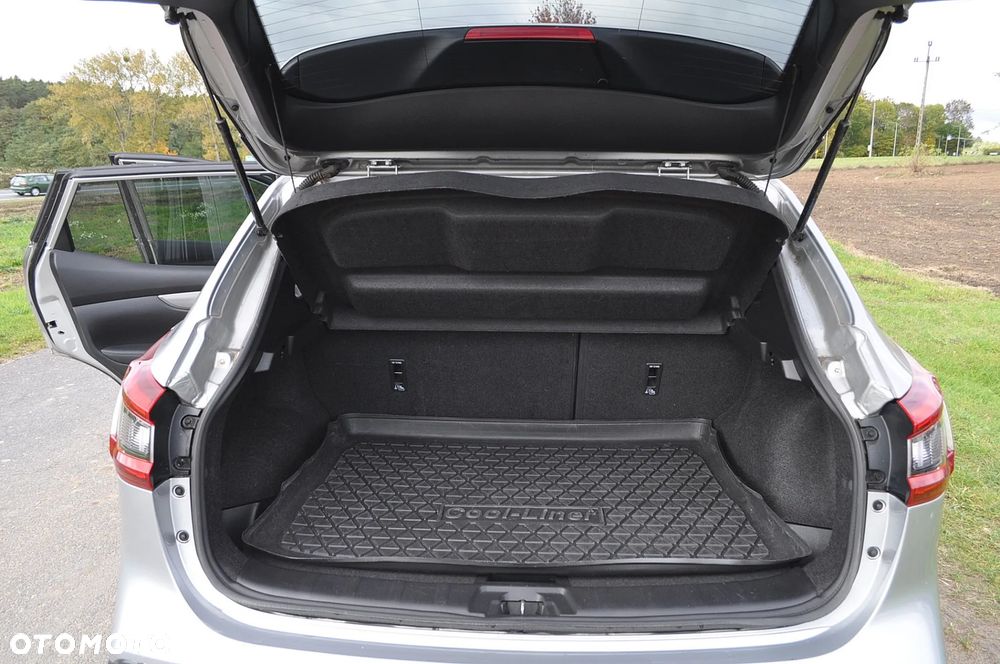 Nissan Qashqai 1.3 DIG-T N-Connecta EU6d - 17