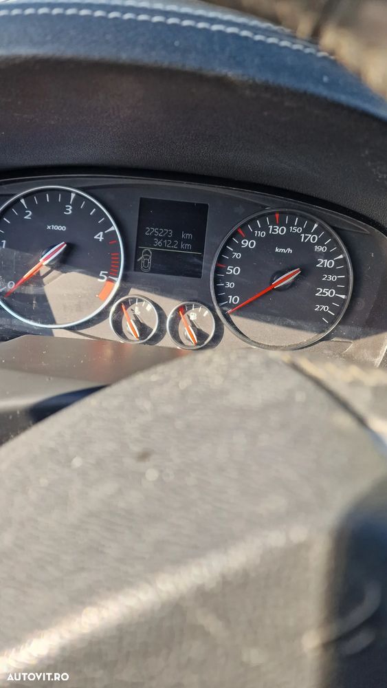 Renault Laguna dCi 150 FAP Start-Stop Paris Business - 8