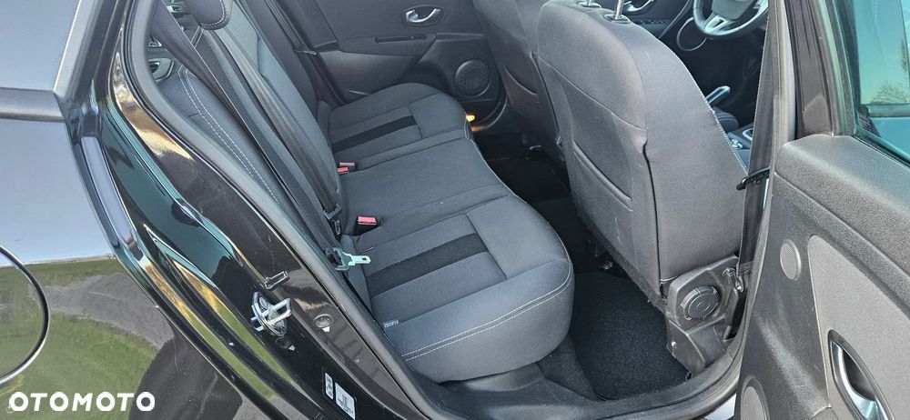 Renault Megane TCe 180 Dynamique - 15