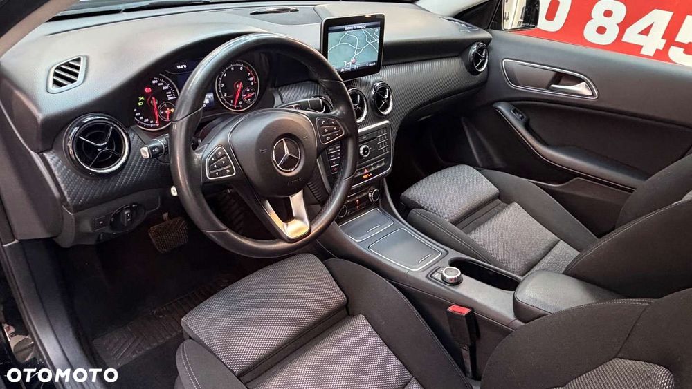 Mercedes-Benz GLA - 23