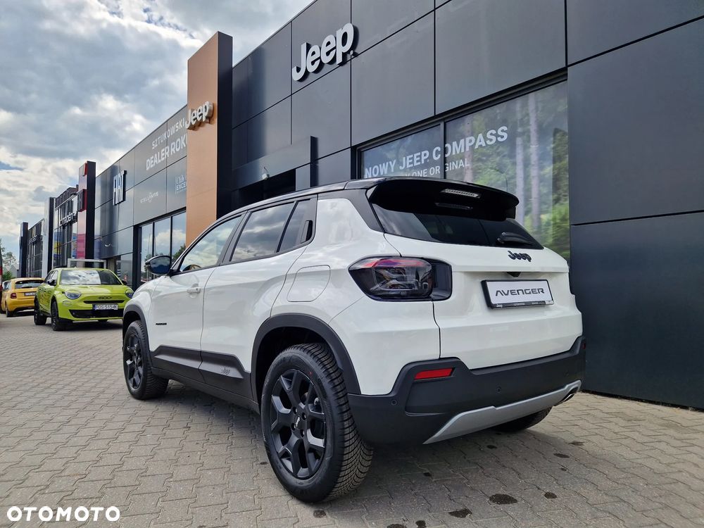 Jeep Avenger 1.2 T3 mHEV Black Edition FWD eDCT6 - 17