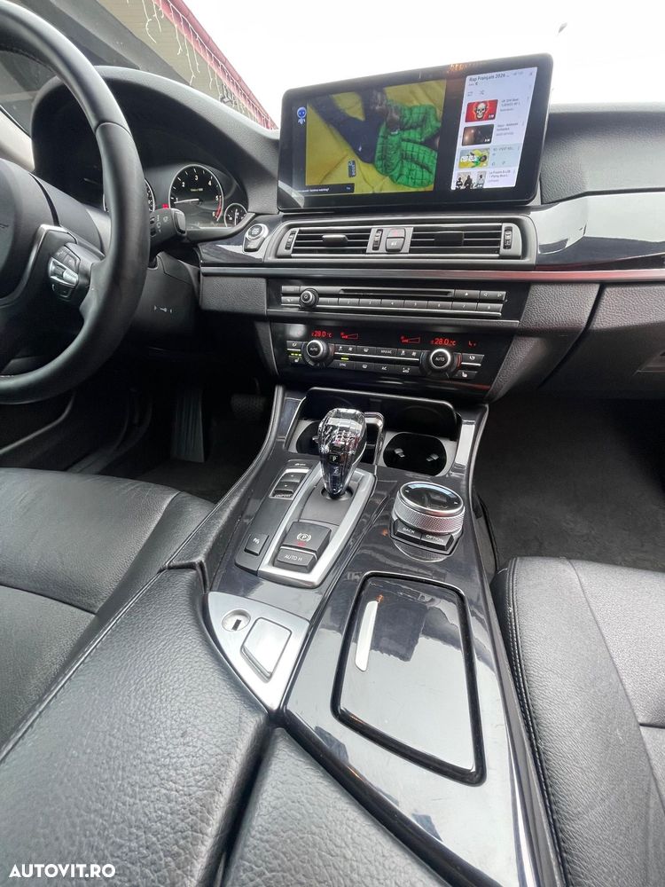 BMW Seria 5 520d Aut. Luxury Line - 12