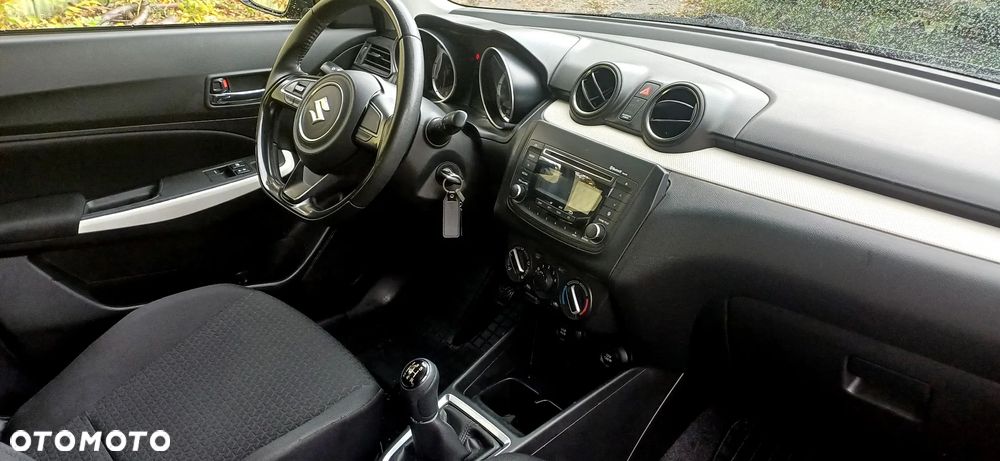 Suzuki Swift 1.2 Premium - 11