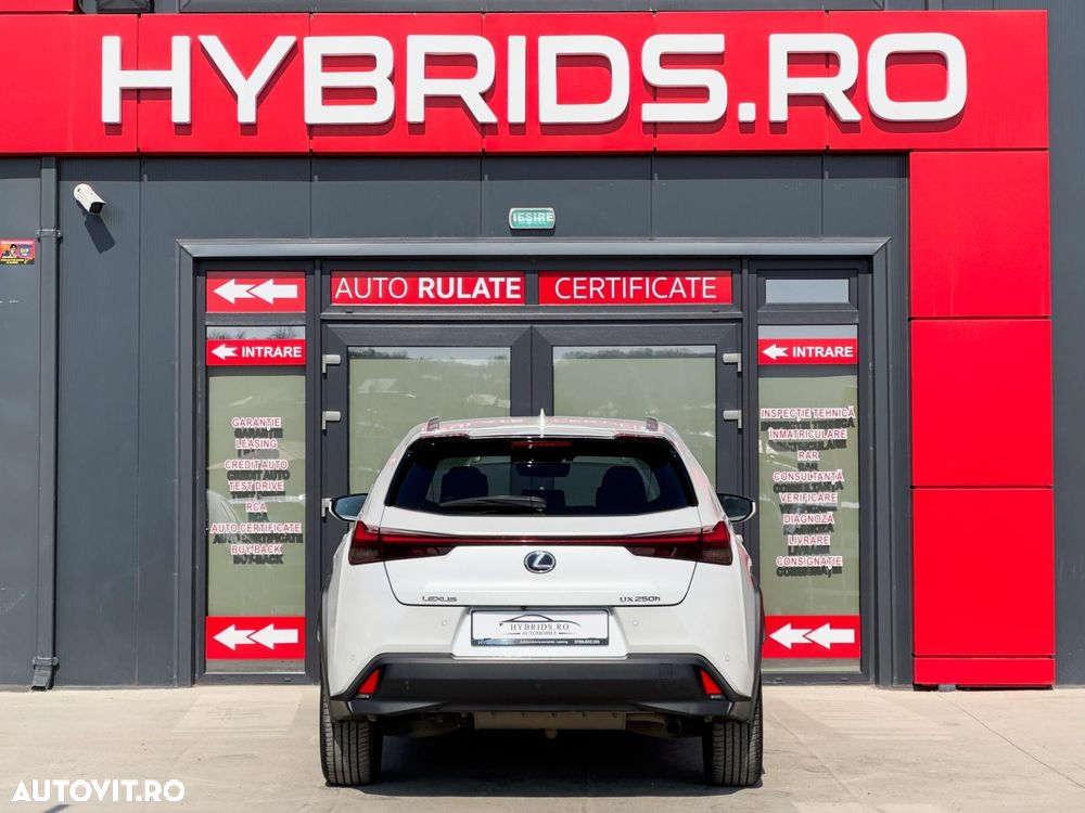 Lexus UX 250h FWD Executive - 7