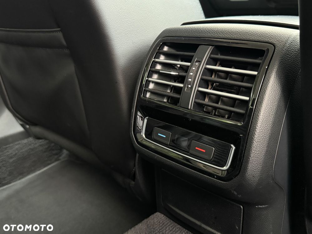 Volkswagen Passat 2.0 TDI (BlueMotion Technology) DSG Highline - 35