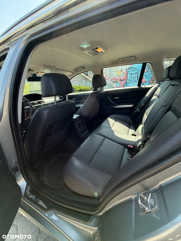 BMW Seria 3 320d DPF - 22