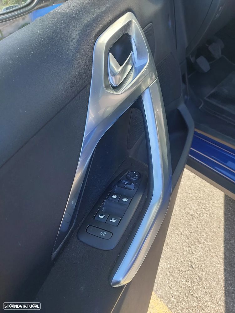 Peugeot 2008 BlueHDi 100 Allure - 5