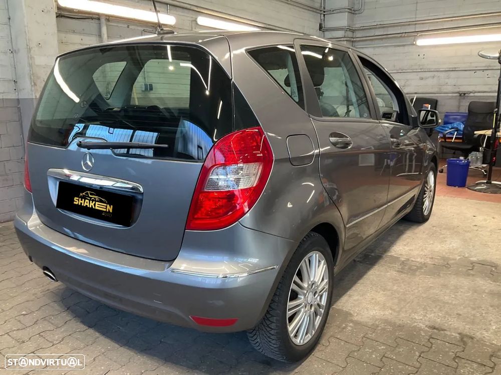 Mercedes-Benz A 160 BlueEFFICIENCY Elegance - 2