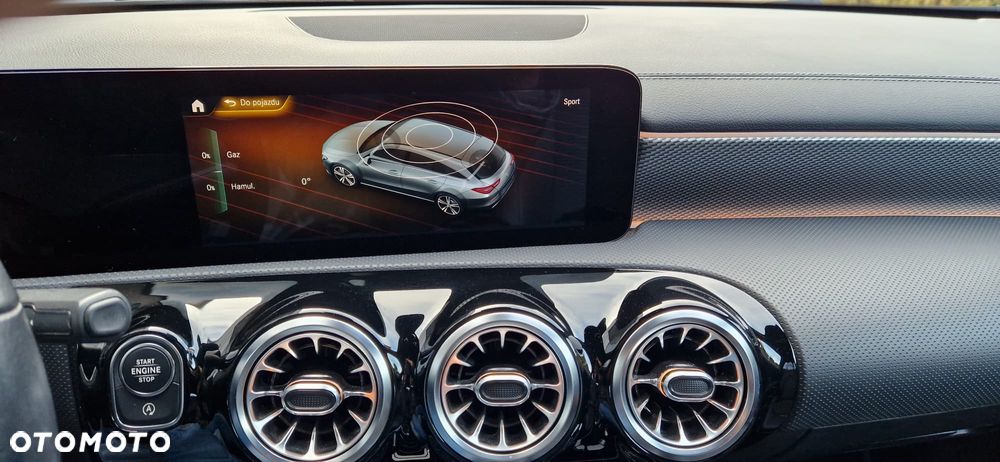Mercedes-Benz CLA - 12