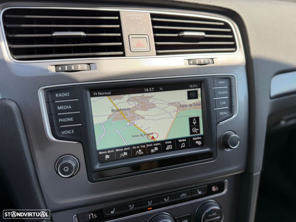 VW Golf 2.0 TDI Highline - 31