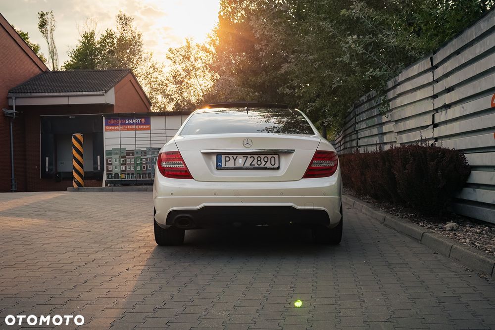 Mercedes-Benz Klasa C 250 CGI BlueEff - 14