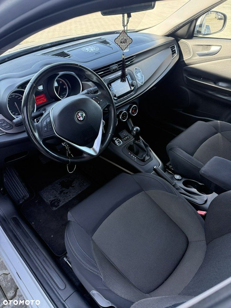 Alfa Romeo Giulietta 2.0 JTDM 16V TCT Turismo - 6