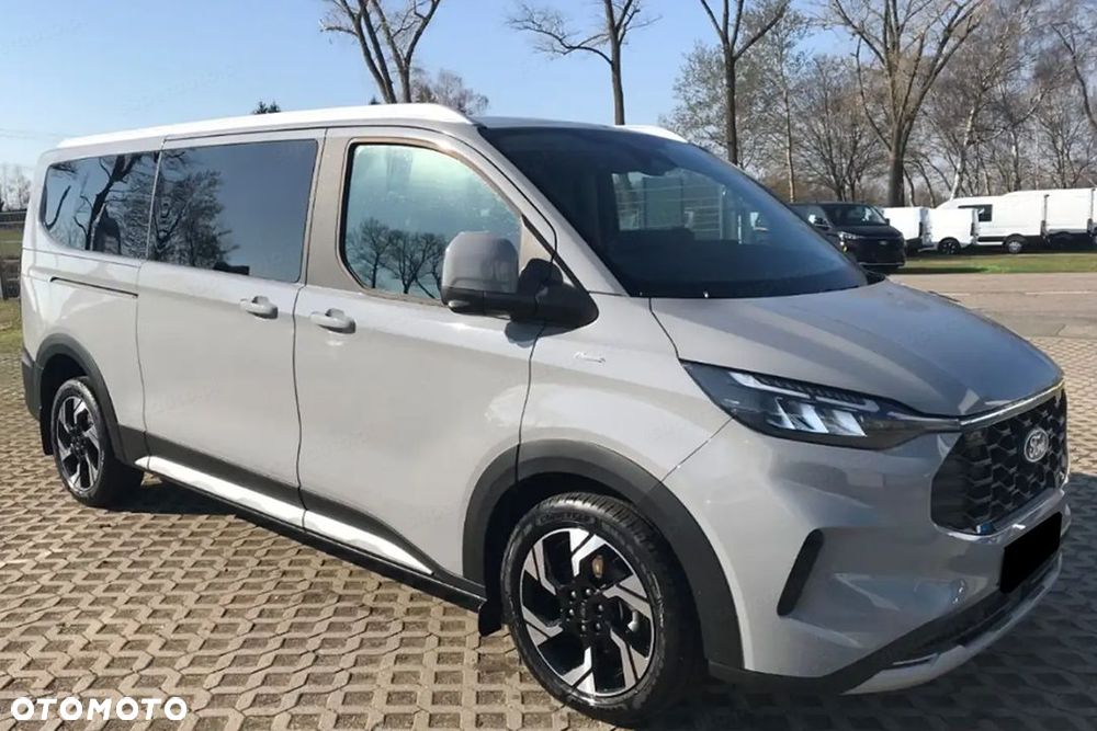 Ford Tourneo Custom - 3