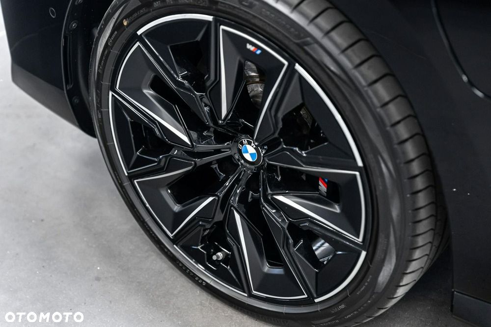BMW Seria 7 M760e PHEV xDrive Individual Edition sport - 13