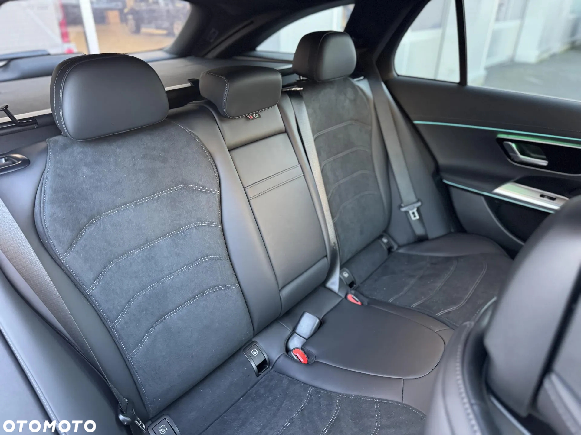 Mercedes-Benz Klasa E 220 d 4Matic 9G-TRONIC - 13