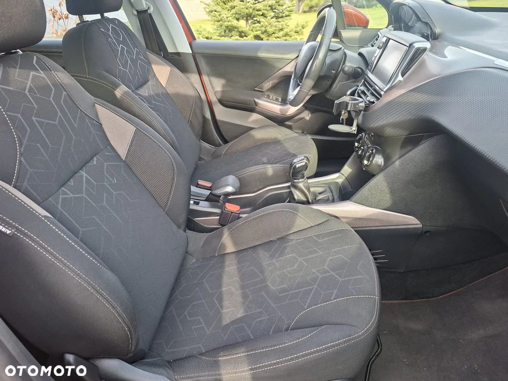 Peugeot 2008 1.2 Pure Tech Style - 15