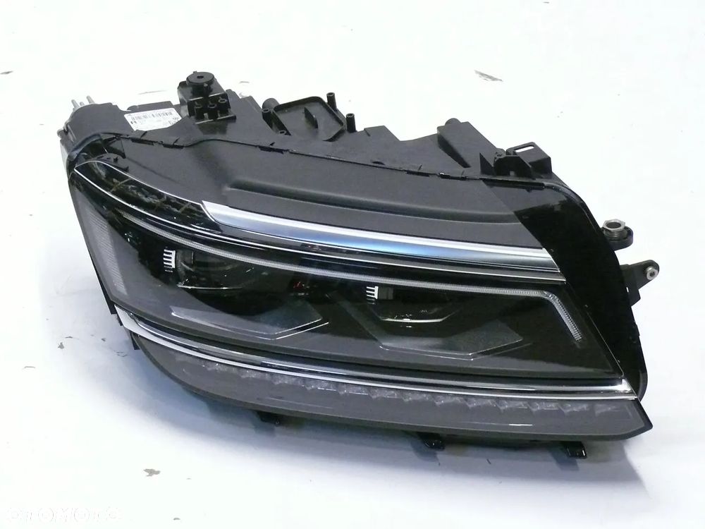 LAMPA PRZEDNIA PRAWA VOLKSWAGEN TIGUAN II AD1 5NA 2016