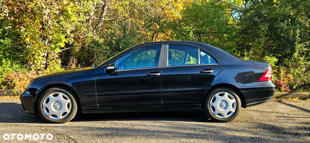 Mercedes-Benz C-Class 2005 photo 3