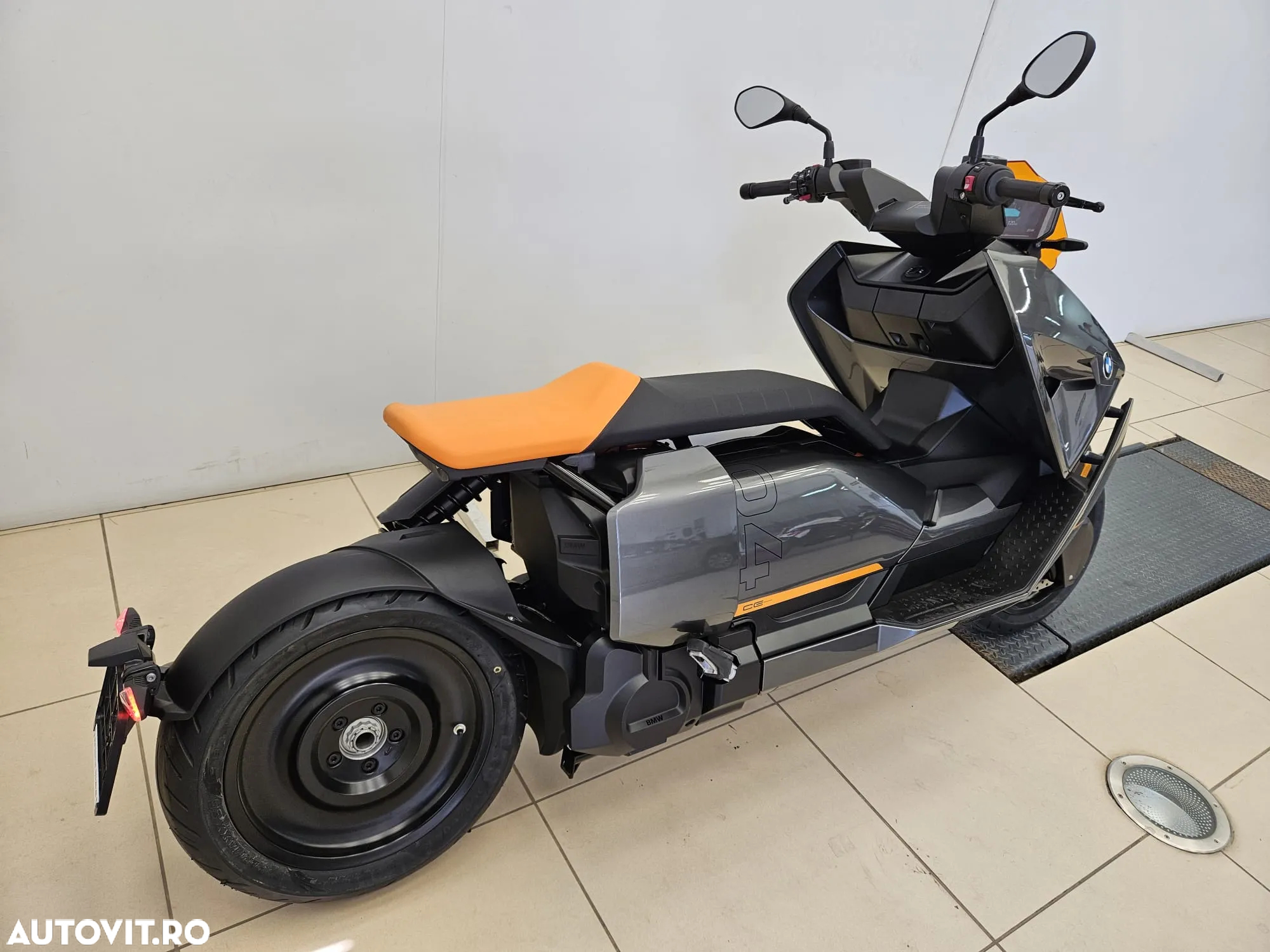 BMW CE 04 - 5