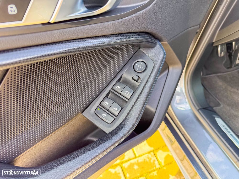 BMW 116 d Pack Desportivo M - 13