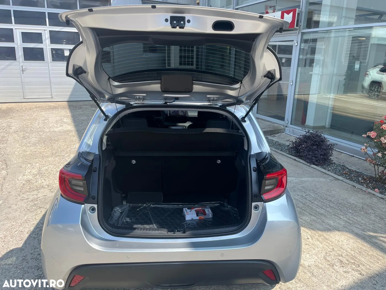 Toyota Yaris 1.5 116 CP HEV Business - 8