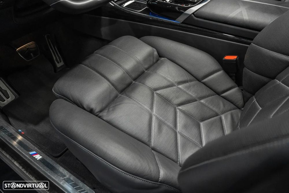 BMW 750 750e xDrive Pack Desportivo M - 24