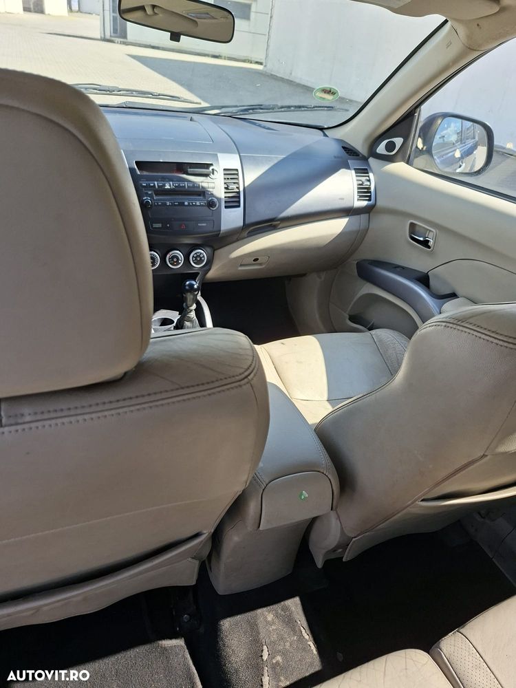 Mitsubishi Outlander 2.0 DI-D Instyle+ - 6