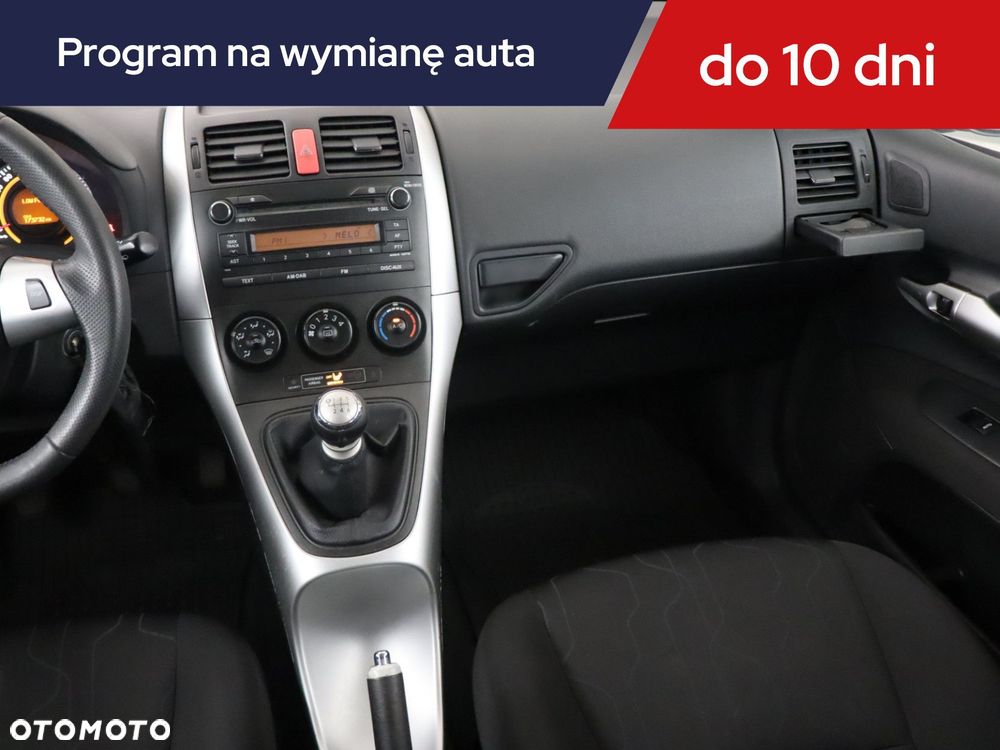 Toyota Auris - 10