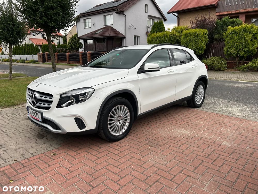 Mercedes-Benz GLA 200 d 7G-DCT - 14