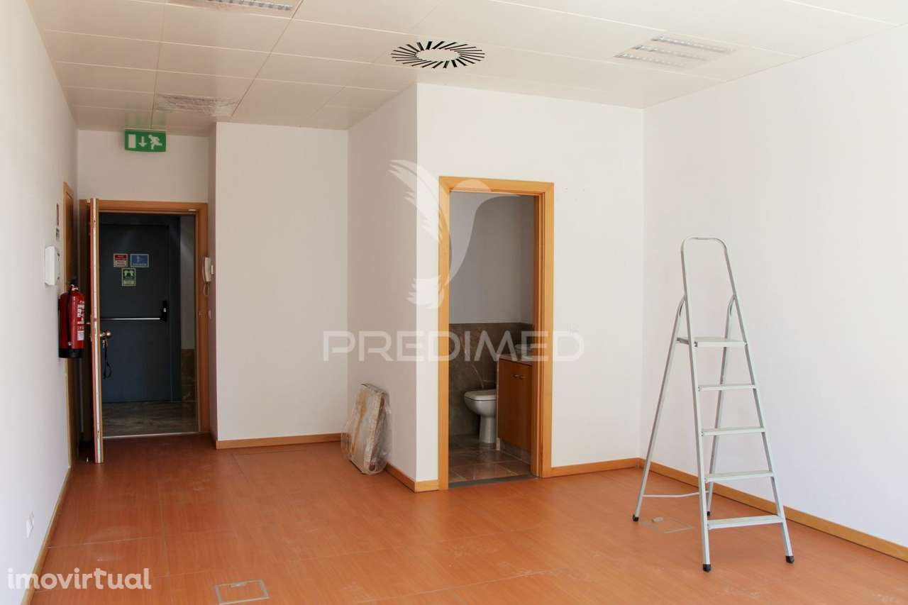 Escritório novo com vista rio - Parque das Nações - Grande imagem: 3/15