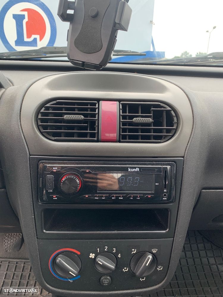 Opel Corsa - 11