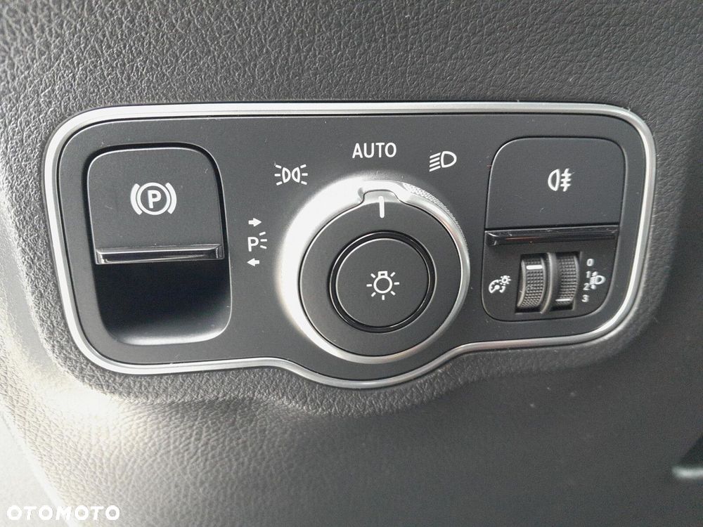 Mercedes-Benz Klasa B 200 7G-DCT - 23