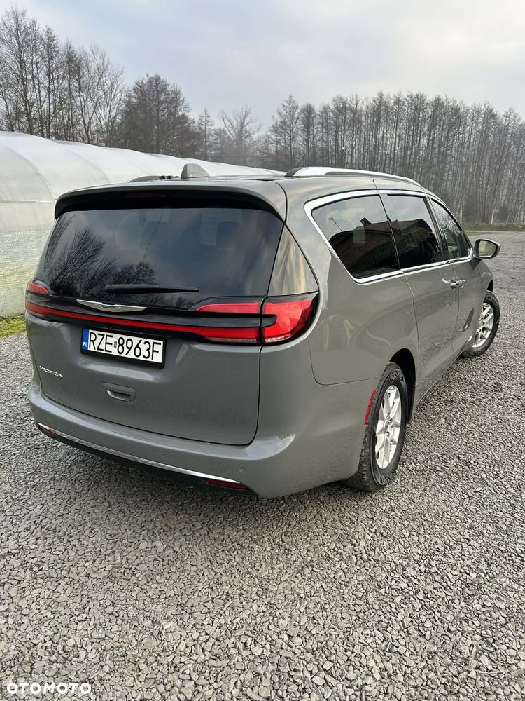 Chrysler Pacifica - 17