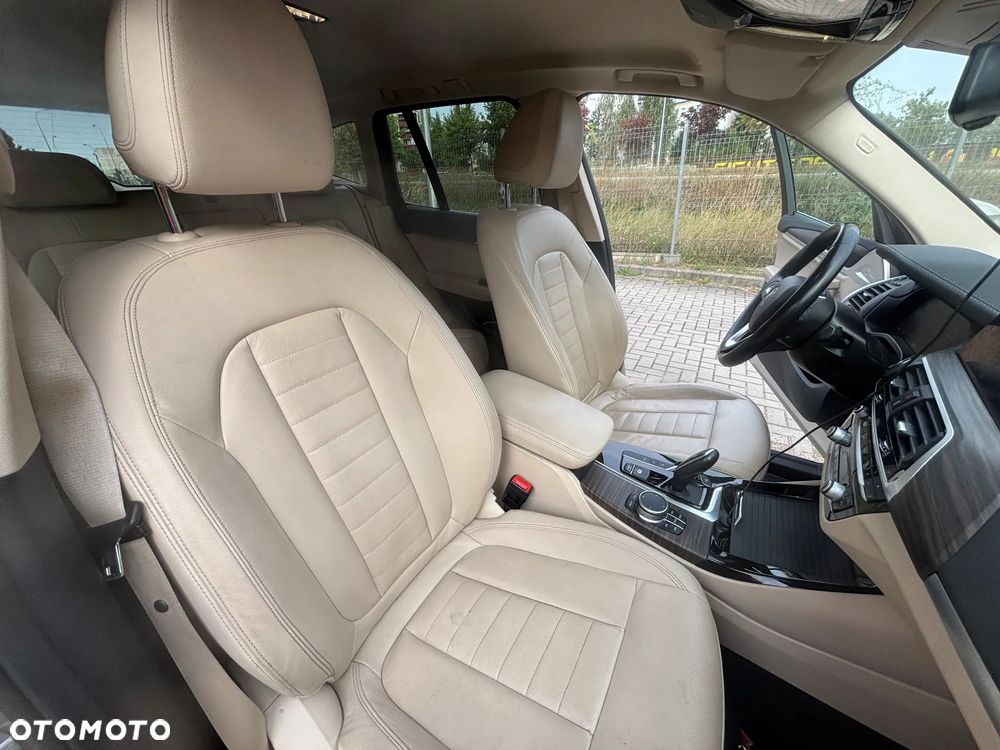 BMW X3 xDrive30i Luxury Line - 9