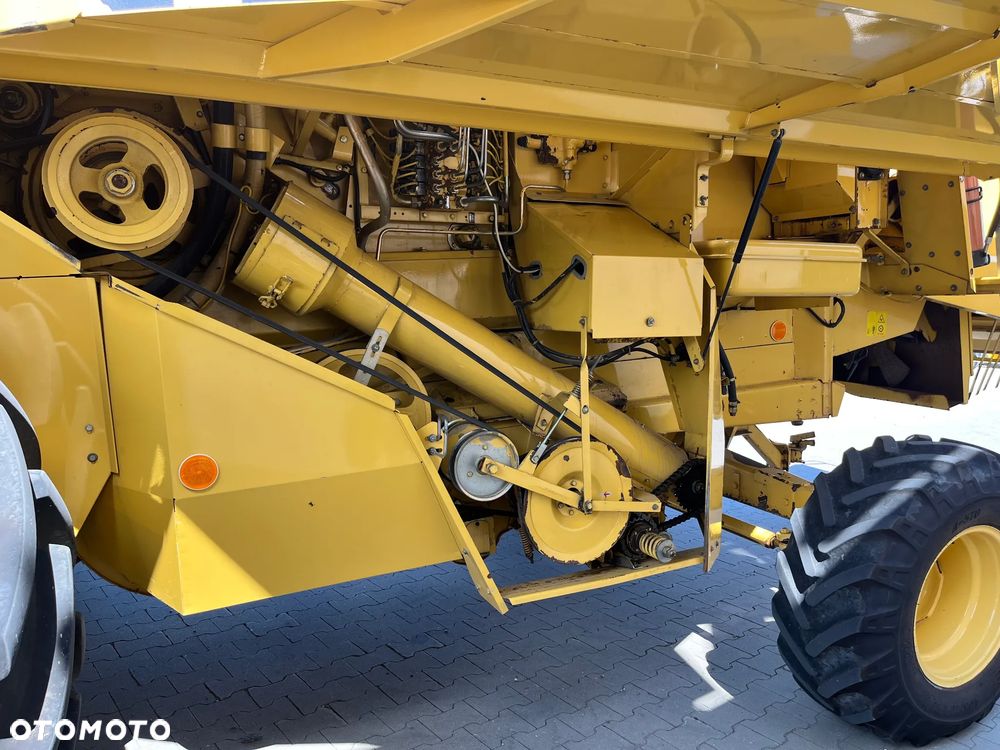 New Holland TX 66 - 12