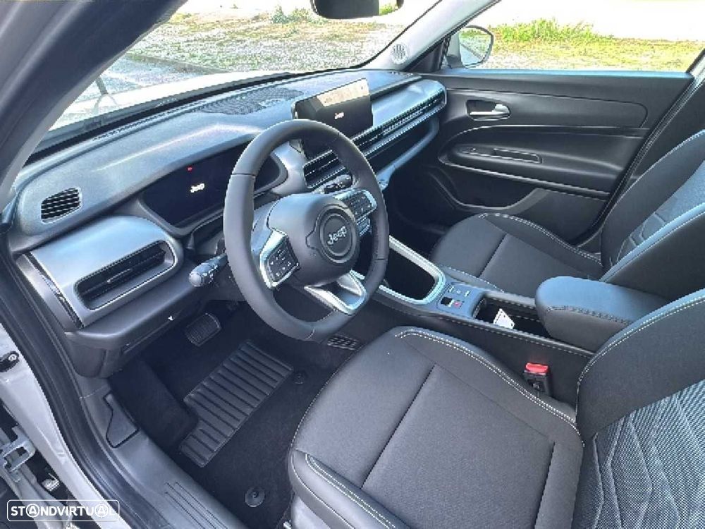 Jeep Avenger 1.2 e-Hybrid Altitude DCT - 13