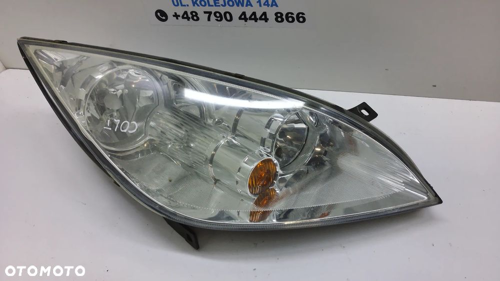 Mitsubishi Colt Lampa Przód Prawa Strona 0 301 208  202 - 2