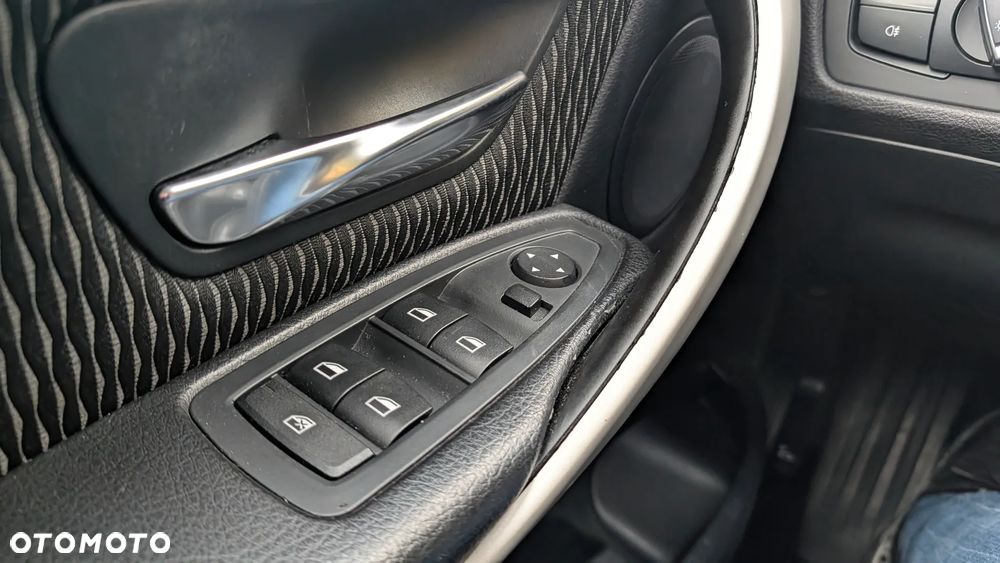 BMW Seria 3 316d Modern Line - 25