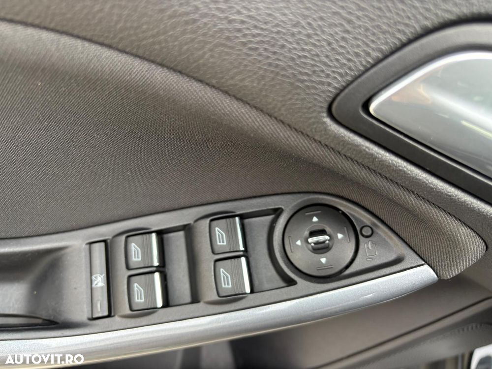 Ford Focus ver-1-6-tdci-dpf-start--stopp--system-titanium - 15