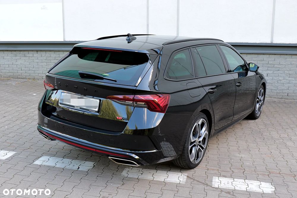 Skoda Octavia 2.0 TSI DSG RS Plus - 11