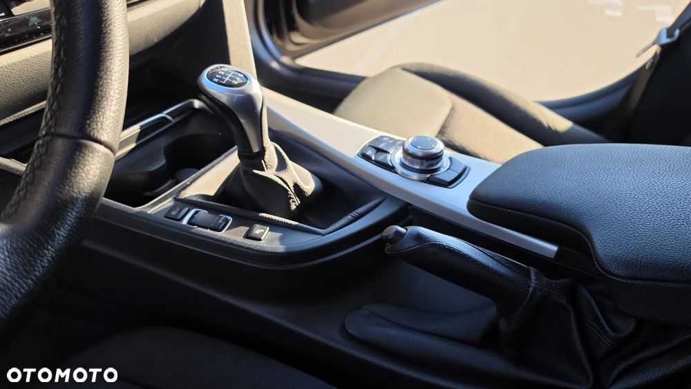 BMW Seria 3 320d - 19