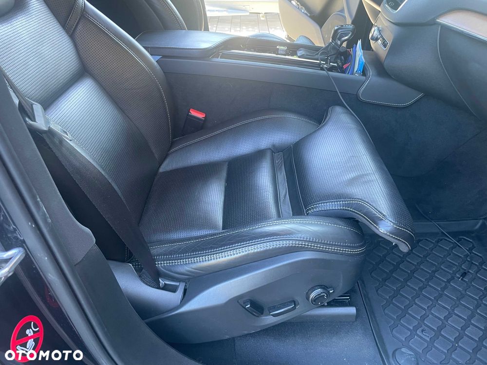 Volvo XC 90 - 7